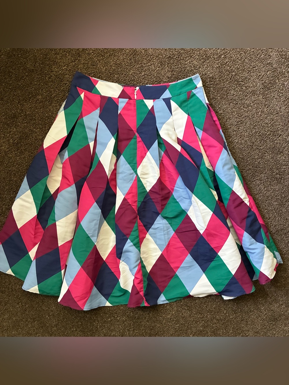 Torrid Belle Isle Pleated Midi Skirt, "Holly Diamonds Multi" print, Size 12 - Picture 2 of 2